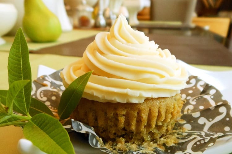 LEMON FROSTING WITH HOMEMADE VEGAN BUTTER